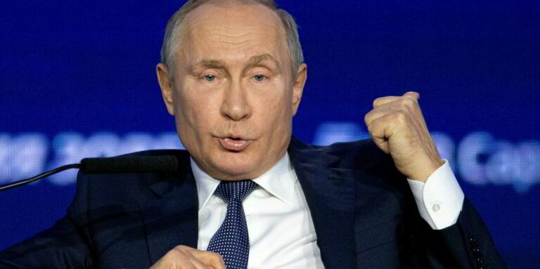 Entire Russian Government Resigns as Putin Introduces Policy Changes